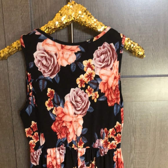 L-XL Floral Maxi Dress - Picture 5 of 6